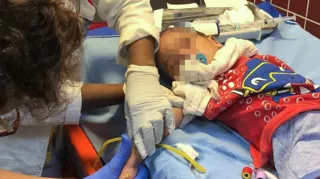 Imagem ilustrativa da imagem Mãe é presa na Zona Norte do Rio acusada de espancar filho de apenas 3 anos