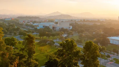 Imagem ilustrativa da imagem UFRJ anuncia que aulas remotas não serão interrompidas até o fim do ano