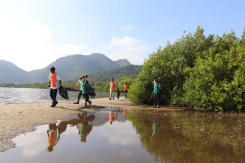 Imagem ilustrativa da imagem Niterói engajada para limpeza da Lagoa de Itaipu