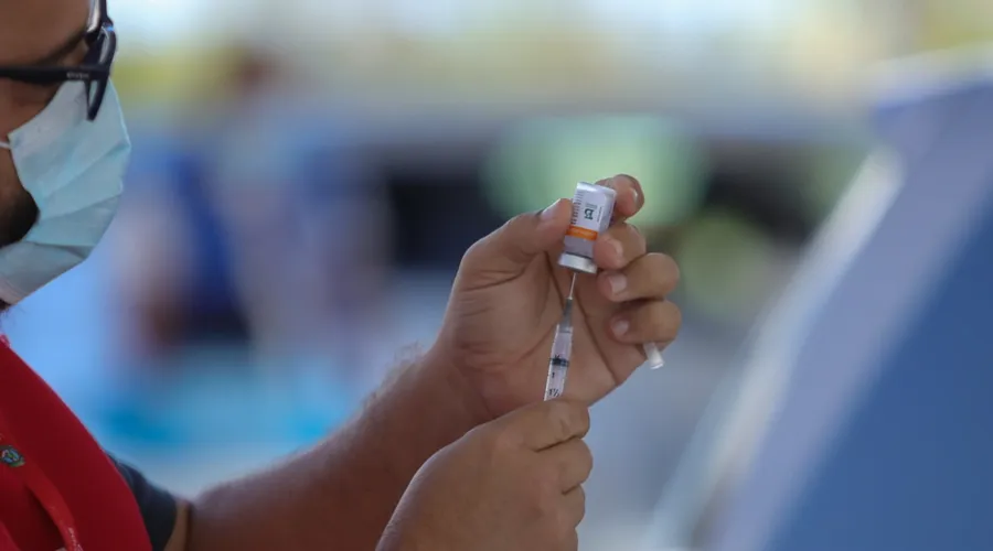 Imagem ilustrativa da imagem Brasil bate recorde de vacinação contra a Covid-19 em 24 horas