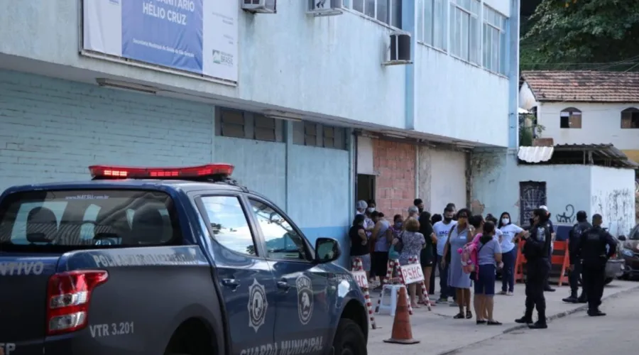Imagem ilustrativa da imagem Falta de vacina Coronavac em postos de São Gonçalo