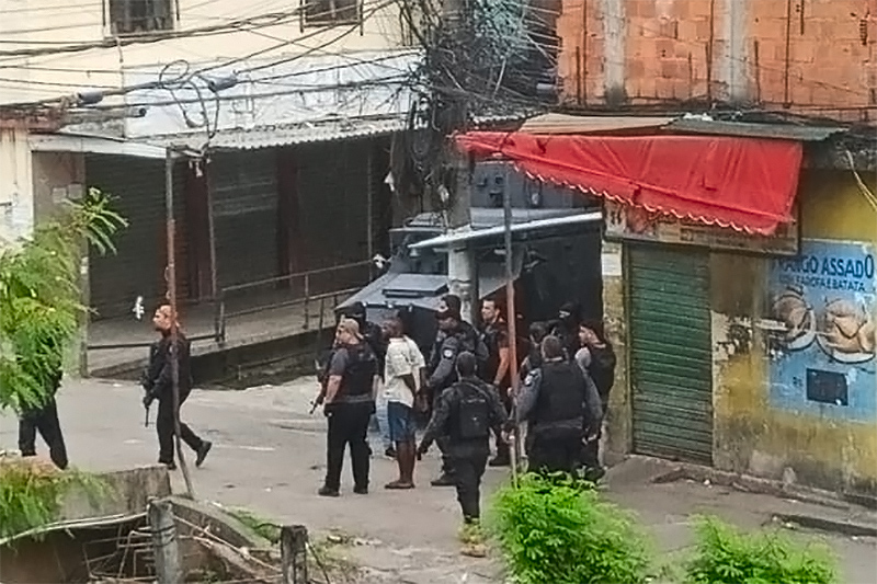 Laranjas do tráfico na mira da polícia no Rio de Janeiro