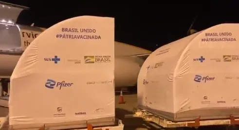 Imagem ilustrativa da imagem Mais 936 mil doses da Pfizer chegam ao Brasil nesta quarta-feira
