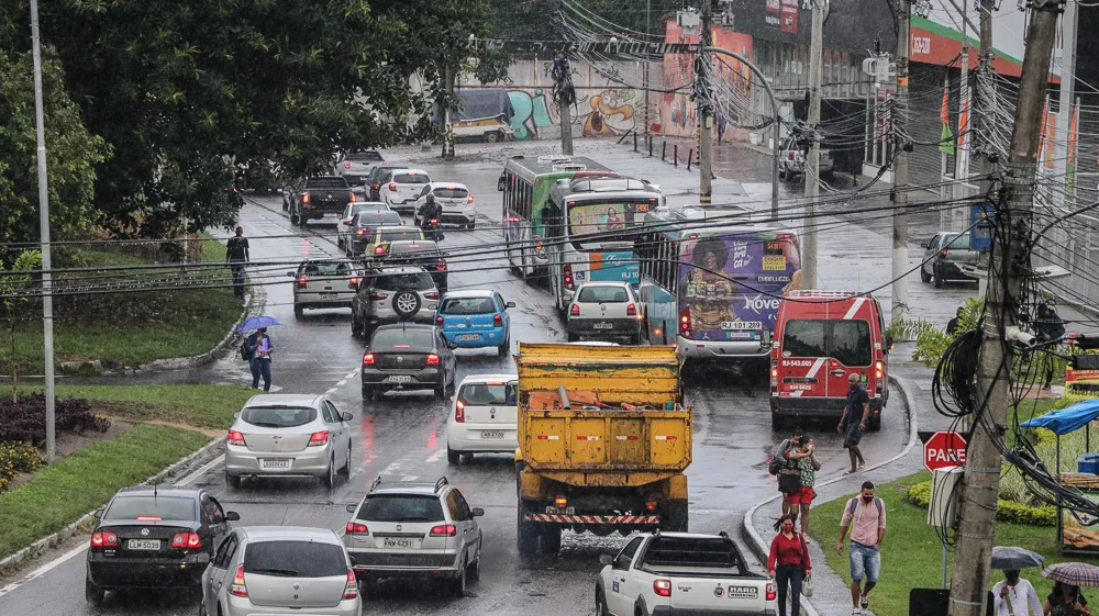 Imagem ilustrativa da imagem Chuva complica trânsito em Niterói e São Gonçalo