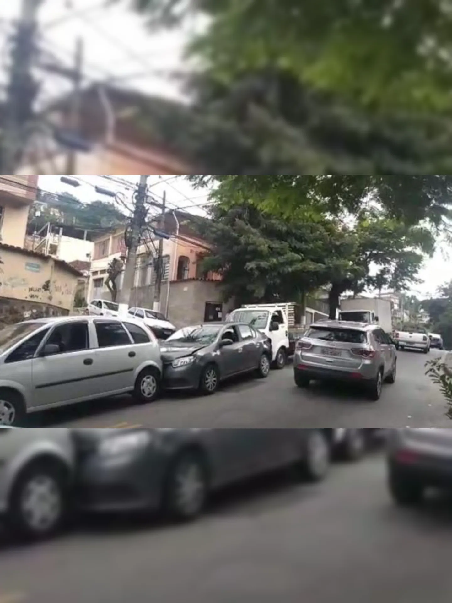 Imagem ilustrativa da imagem Acidente envolvendo caminhões e carros deixa seis feridos em Niterói