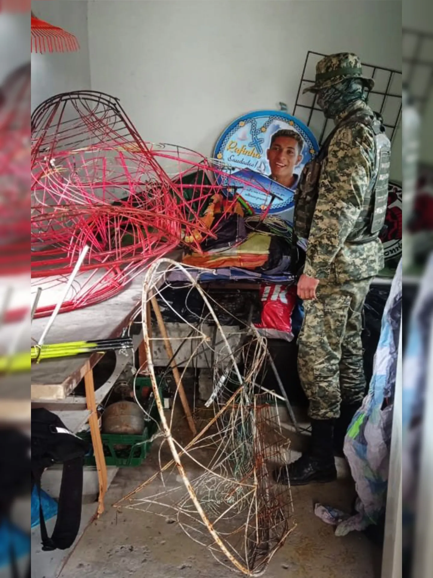 Imagem ilustrativa da imagem Polícia descobre fábrica de balões na Região de Pendotiba em Niterói