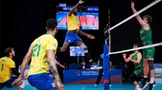 Imagem ilustrativa da imagem Brasil vence Austrália e segue na liderança da Liga das Nações de Voleibol