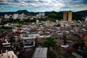 Imagem ilustrativa da imagem Um morto e um baleado na Vila Ipiranga, em Niterói