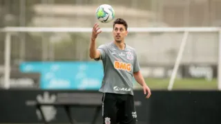 Imagem ilustrativa da imagem Corinthians rompe contrato de jogador após ato racista na web