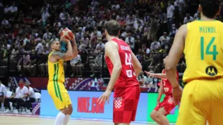 Imagem ilustrativa da imagem Em busca da vaga nos Jogos, Brasil avança no Pré-Olímpico de basquete