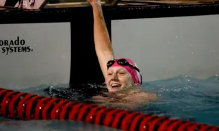 Imagem ilustrativa da imagem Nadadora brasileira de 16 anos classificada à Olimpíada de Tóquio