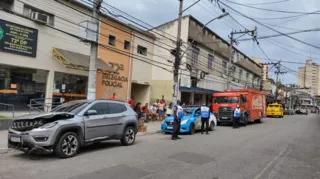Imagem ilustrativa da imagem Policiais evitam roubo de carga com reféns em São Gonçalo
