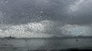 Imagem ilustrativa da imagem Natal com tempo nublado e pancadas de chuva no Rio de Janeiro