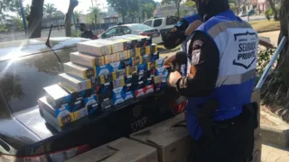 Imagem ilustrativa da imagem Dupla é presa com carga de cigarro roubada em São Gonçalo