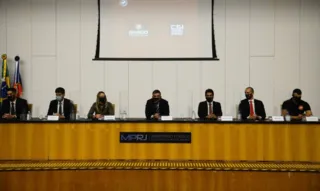 Imagem ilustrativa da imagem Grupo de delegado preso no Rio lucrava mais de R$ 1 milhão, diz MP