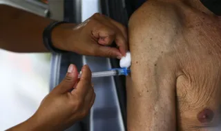 Imagem ilustrativa da imagem Idosos da Ilha de Paquetá receberão terceira dose da vacina contra Covid-19