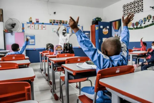 Imagem ilustrativa da imagem Alunos marcam presença na volta às aulas em Itaboraí