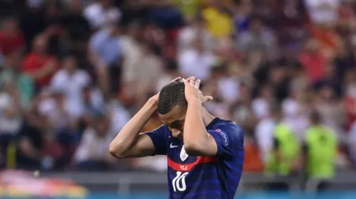 Mbappé perdeu o pênalti decisivo e eliminou a França da Eurocopa. Foto: Rede Social