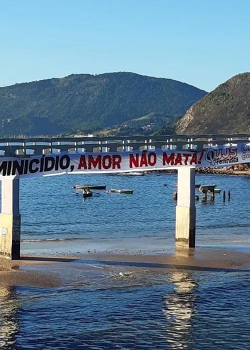 Imagem ilustrativa da imagem Caso Vitórya: bandeira lembra luta contra feminicídio em Niterói