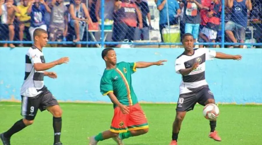 Imagem ilustrativa da imagem Atacante do Botafogo é flagrado em pelada e acaba afastado do elenco