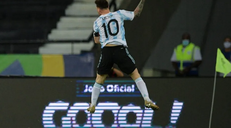 Imagem ilustrativa da imagem Messi in Rio: craque brilha mas não evita tropeço argentino na Copa América