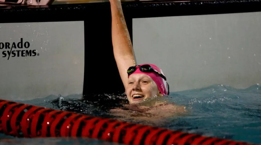Imagem ilustrativa da imagem Nadadora brasileira de 16 anos classificada à Olimpíada de Tóquio
