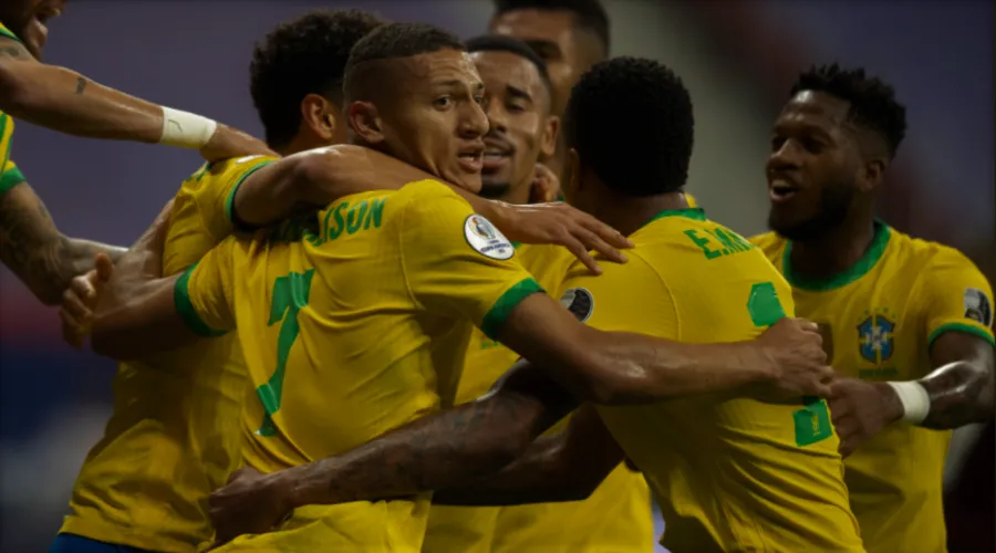 Imagem ilustrativa da imagem Sem esforço, Brasil passa por Venezuela na estreia da Copa América