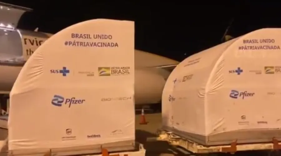 Imagem ilustrativa da imagem Mais 936 mil doses da Pfizer chegam ao Brasil nesta quarta-feira