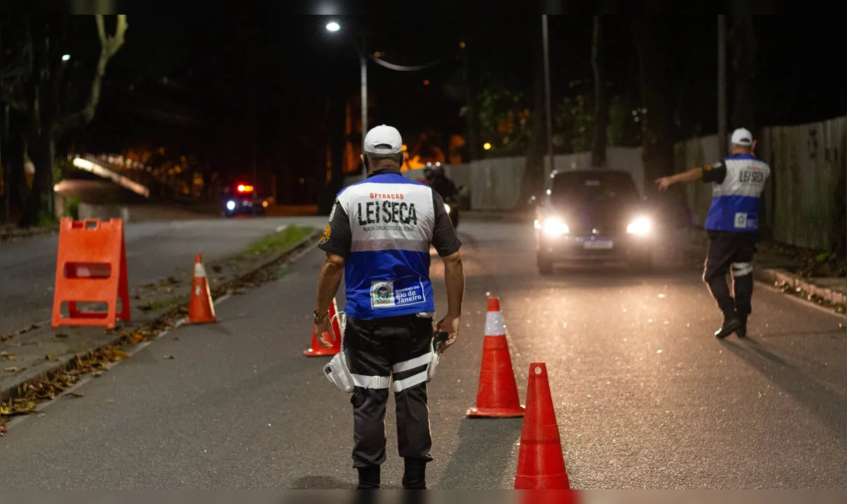 Imagem ilustrativa da imagem Lei Seca aborda 27 motoristas embriagados na última sexta em São Gonçalo