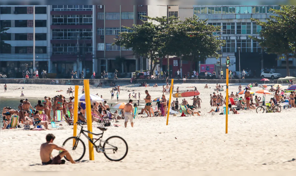 Imagem ilustrativa da imagem Domingo de sol com praias cheias na Zona Sul de Niterói