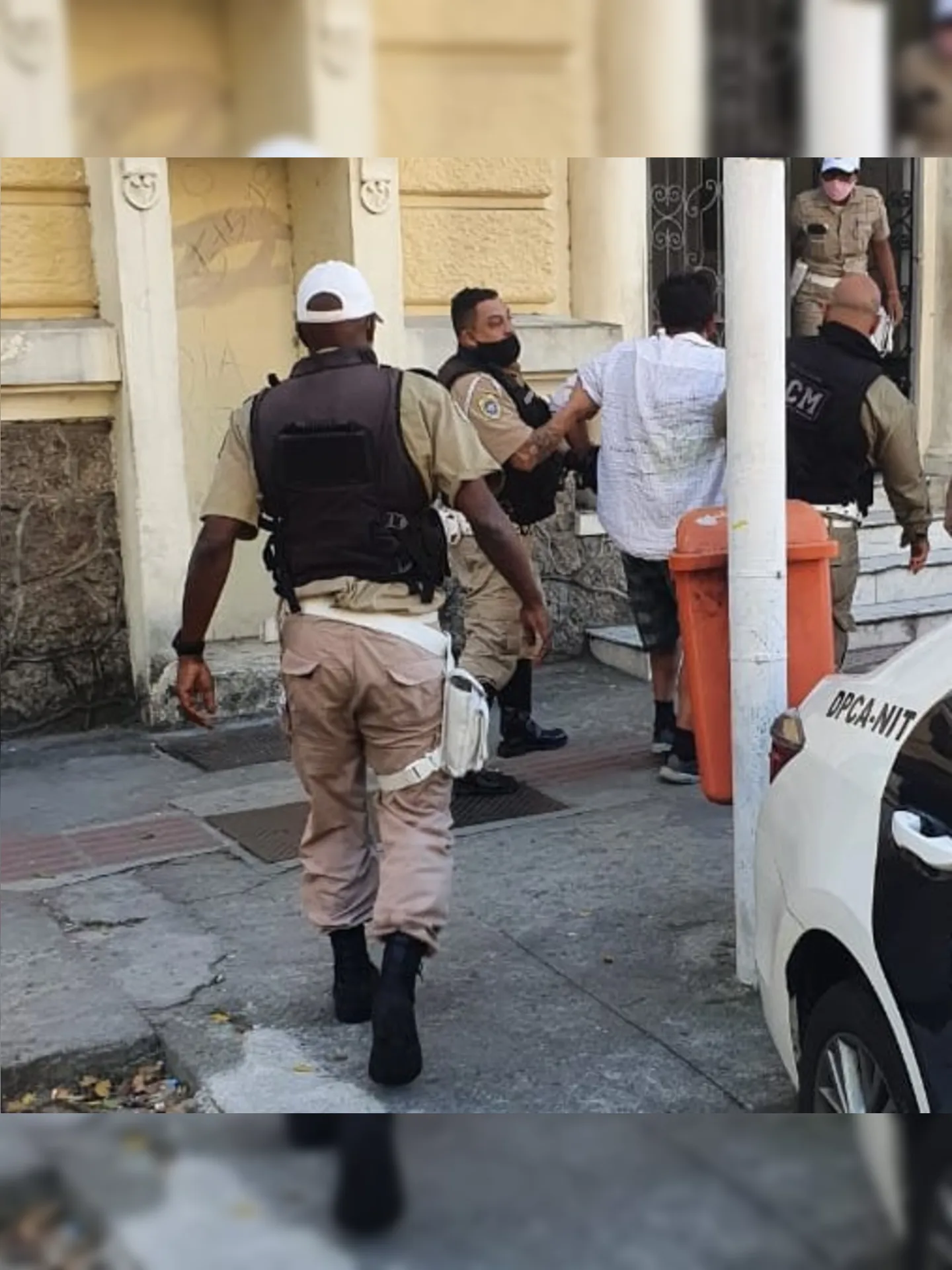 Imagem ilustrativa da imagem Caminhoneiro alcoolizado é preso pela Guarda Municipal em Icaraí