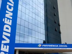 Aposentados recebem pagamento com reajuste