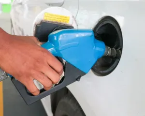 Imagem ilustrativa da imagem Congelamento de imposto sobre combustíveis é mantido