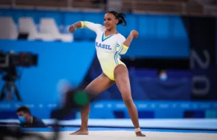 Imagem ilustrativa da imagem Baile de favela em Tóquio: Rebeca Andrade dá show e vai às finais da ginástica