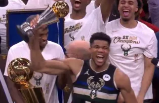 Imagem ilustrativa da imagem Bucks quebra cinquenta anos de jejum e conquista título da NBA