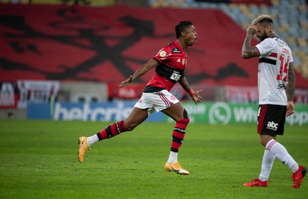 Imagem ilustrativa da imagem Cincun!? Flamengo goleia São Paulo e web é tomada por memes