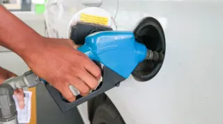 Imagem ilustrativa da imagem Congelamento de imposto sobre combustíveis é mantido