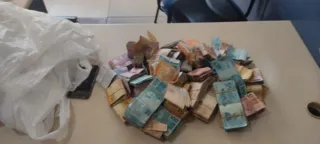 Imagem ilustrativa da imagem Polícia recupera R$ 90 mil roubados de loja no Ceasa, em São Gonçalo