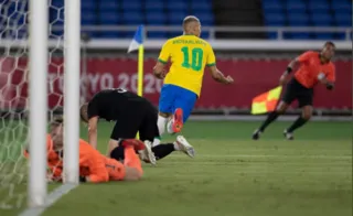 Imagem ilustrativa da imagem Brasil vence Alemanha com três de Richarlison e susto após início avassalador