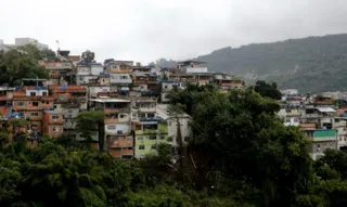 Imagem ilustrativa da imagem Rio realiza campanha de vacinação em massa na  comunidade da Maré