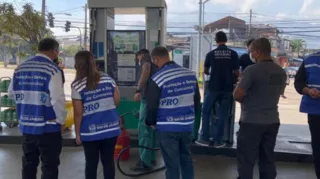 Imagem ilustrativa da imagem Procon participa de operação em postos de combustíveis no Rio