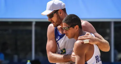 Imagem ilustrativa da imagem Dobradinha no vôlei de praia: Brasil vence Argentina duas vezes em Tóquio