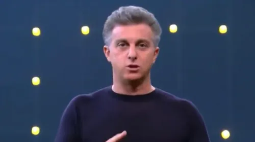 Imagem ilustrativa da imagem Luciano Huck coloca Boninho contra a parede e faz acordo sobre o BBB 22