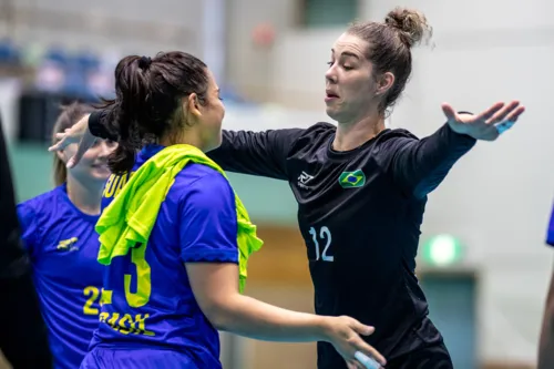 Imagem ilustrativa da imagem Seleção feminina de handebol estreia contra Comitê Russo