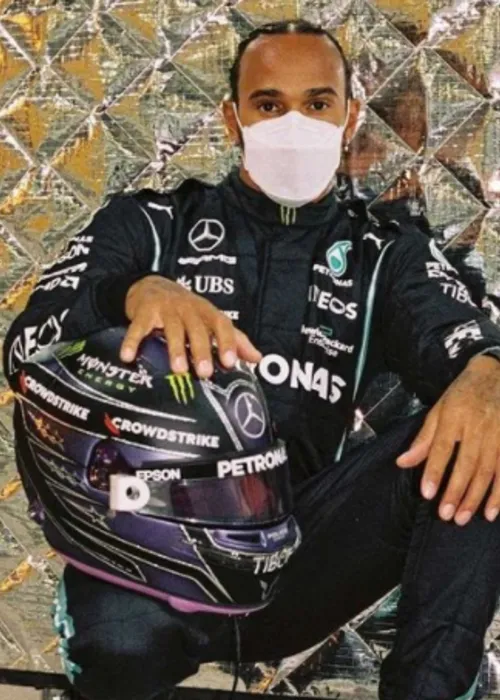 Imagem ilustrativa da imagem Hamilton vence GP da Inglaterra em corrida controversa