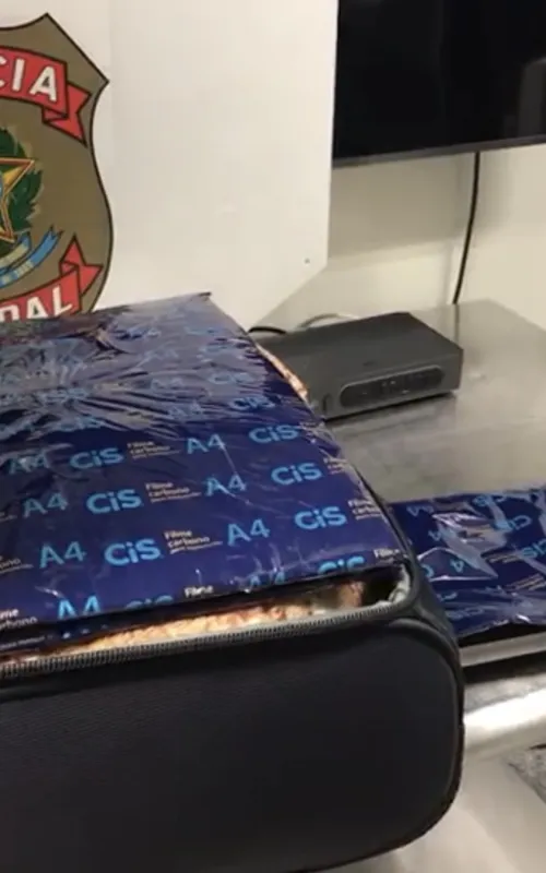 Imagem ilustrativa da imagem Viagem cancelada: presos em flagrante com cocaína no aeroporto do Rio