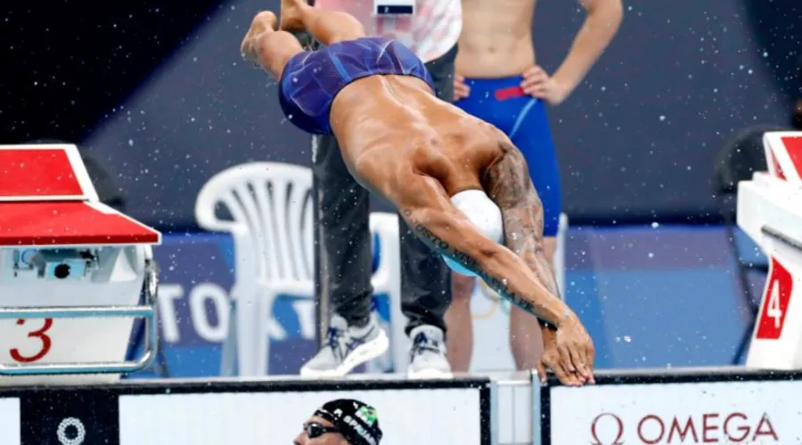 Imagem ilustrativa da imagem Brasil brilha na natação e destaque bate recorde sul-americano
