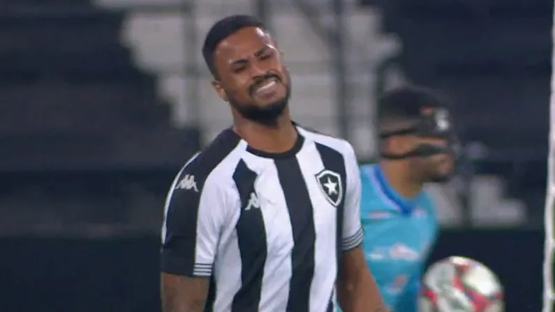 Imagem ilustrativa da imagem Depois de Ronald, Botafogo perde mais um destaque por pelo menos um mês