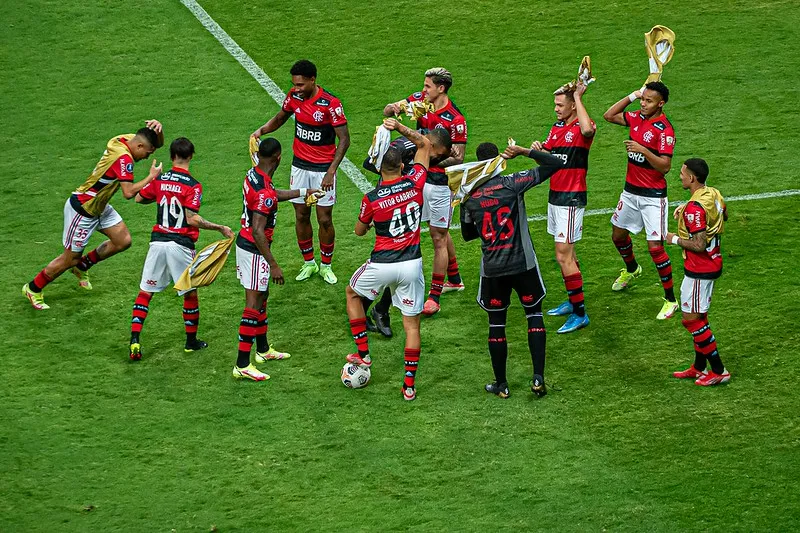 Imagem ilustrativa da imagem Dupla Botafogo e Vasco fracassa na 'missão G4'; Flamengo atropela de novo