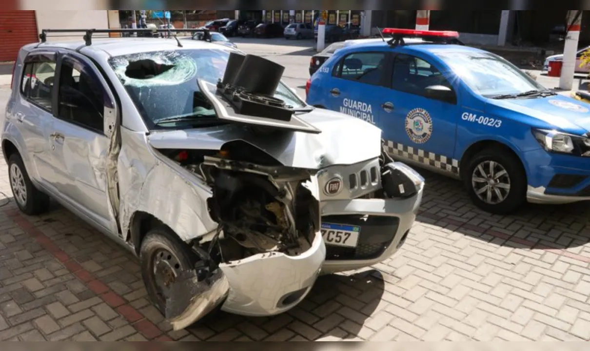 Carro após o acidente. Foto: Marcelo Tavares